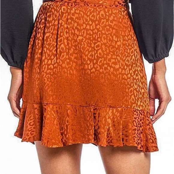 Such a cute copper leopard/cheetah print wrap skirt! - Picture 2 of 6